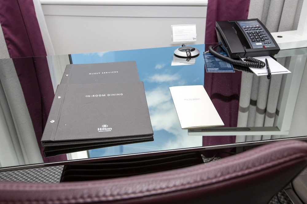 Executive Suite, 1 King Bed with Sofa bed, Club Lounge Access