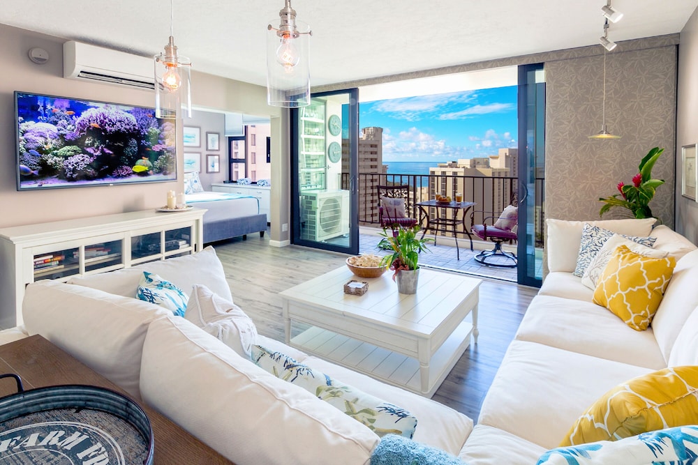 Premium Condo, 1 King Bed, Air conditioning, Ocean View (0049)