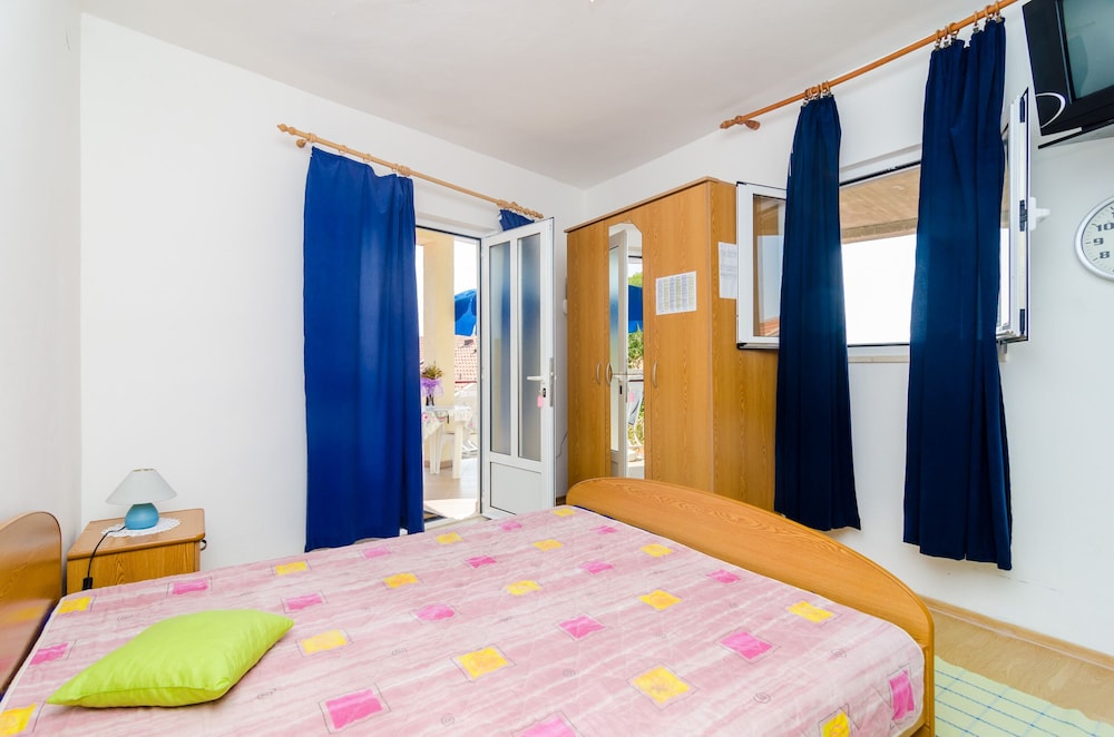 Studio (Studio Apartment with Terrace and Sea)