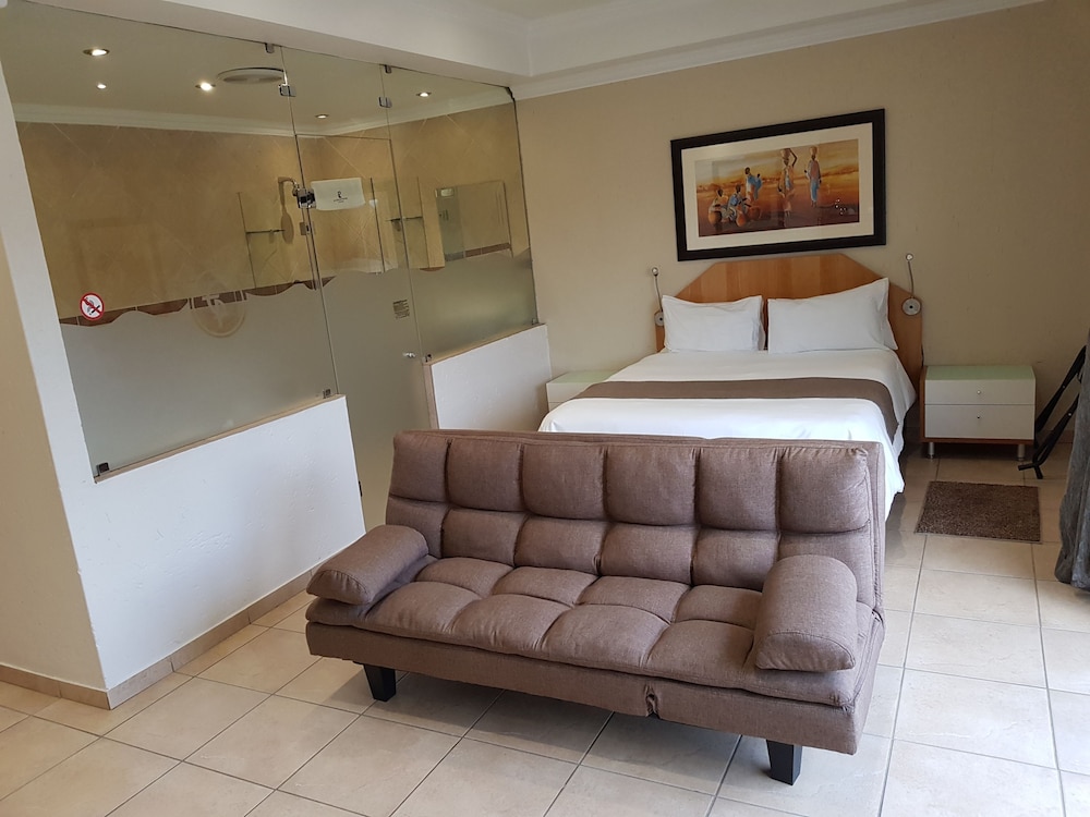 Deluxe Suite, 1 Queen Bed