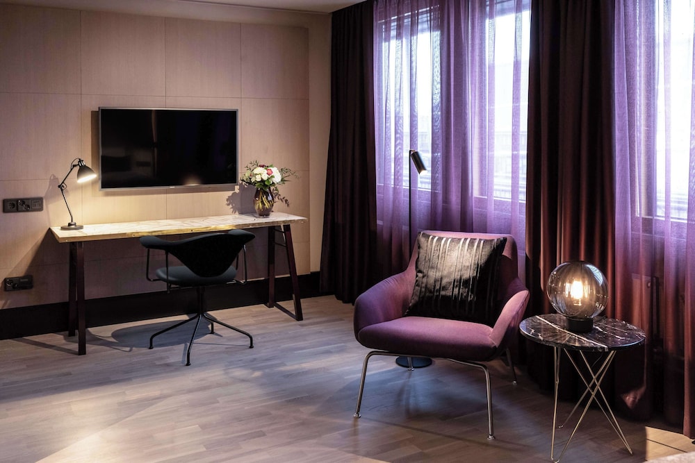 Suite (King) thumbnail 6