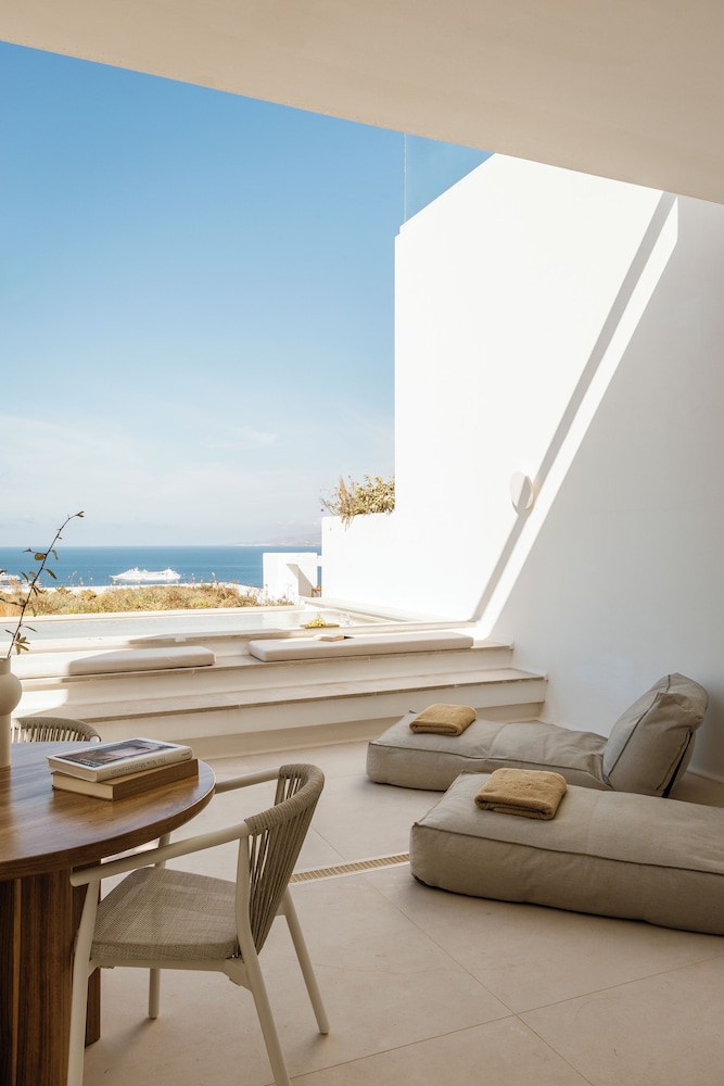 Suite, Private Pool, Sea View - Photo 11