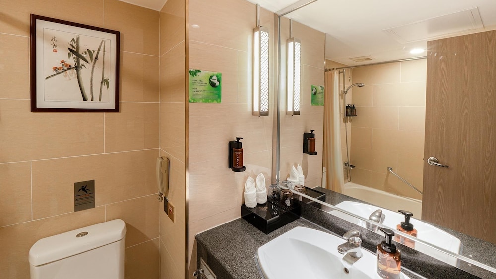 Huaxia Elegant River View King Room - Photo 5