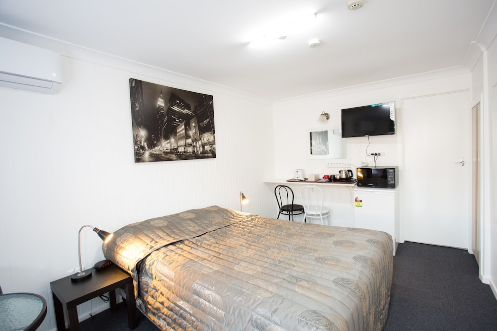 Queen Room photo 1