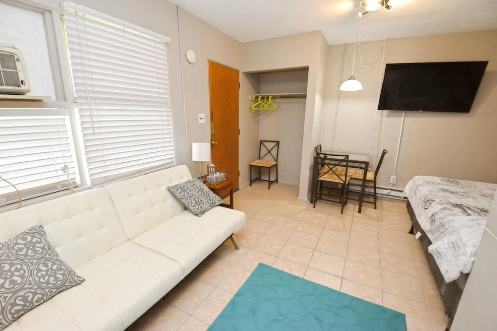 Apartment photo 1
