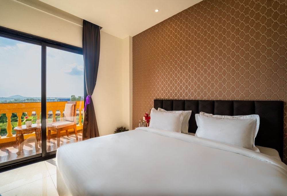 Deluxe Room - Photo 16