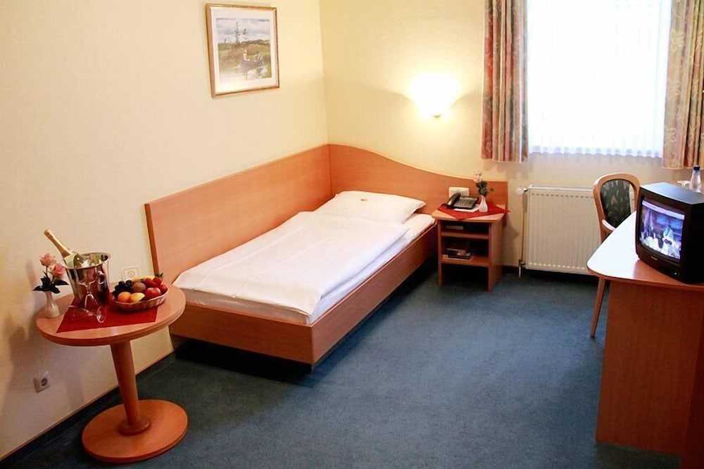 Single Room photo 2