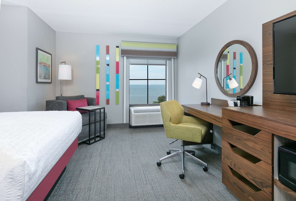 Two Double Beds, Beach View, Non-Smoking photo 2