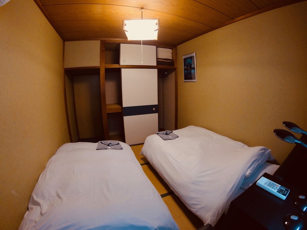 Economy Twin Room