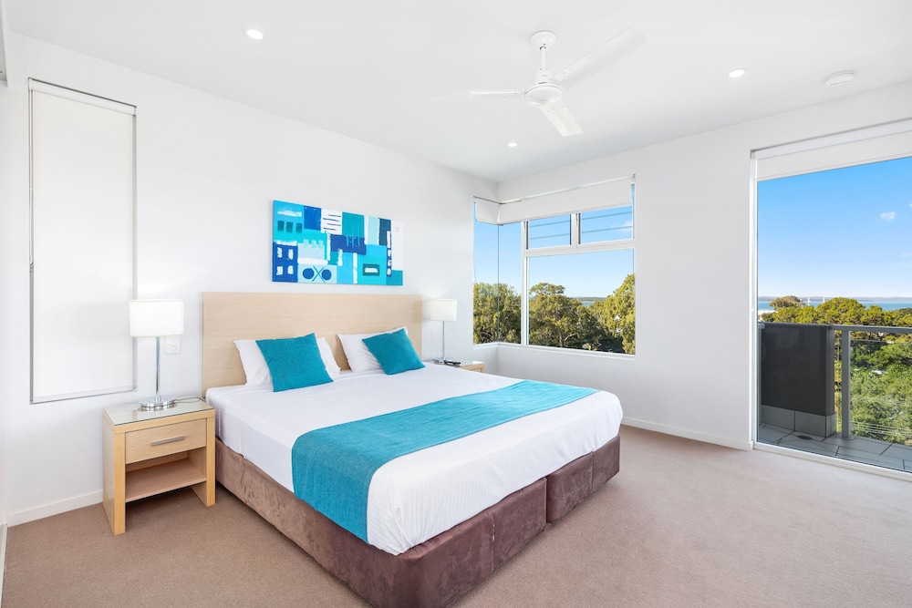 Standard Room, 2 Bedrooms, Partial Ocean View photo 2