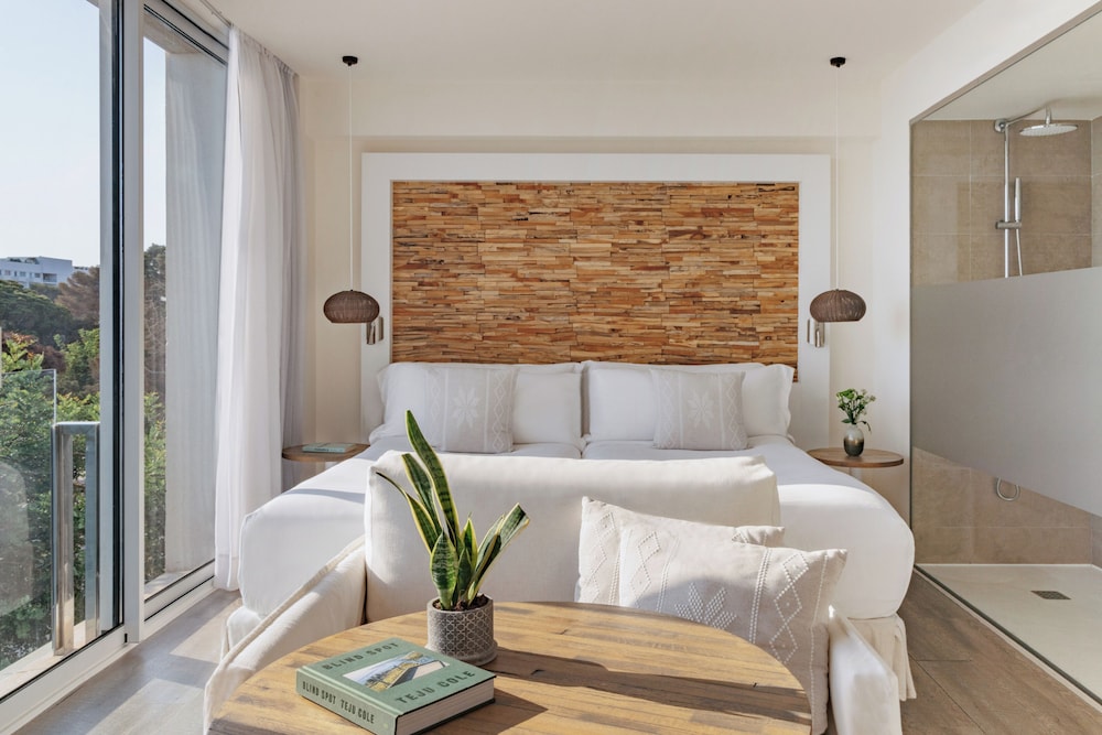 Suite Junior, 2 habitaciones, terraza (Estudio ME + Suite Junior) Suite Junior, 2 habitaciones, terraza (Estudio ME + Suite Junior)