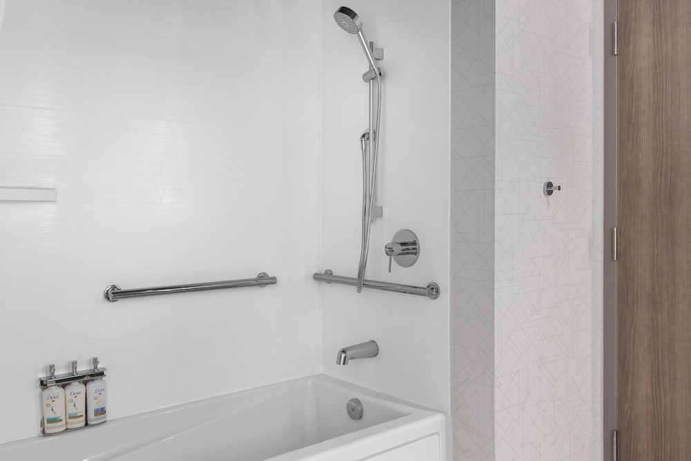 Standard Room, 1 King Bed, Mobility Accessible