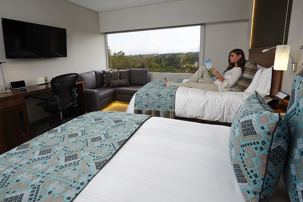 Classic Room, 2 Queen Beds, Club Lounge Access, Park View (Chapultepec Park View) - Photo 2