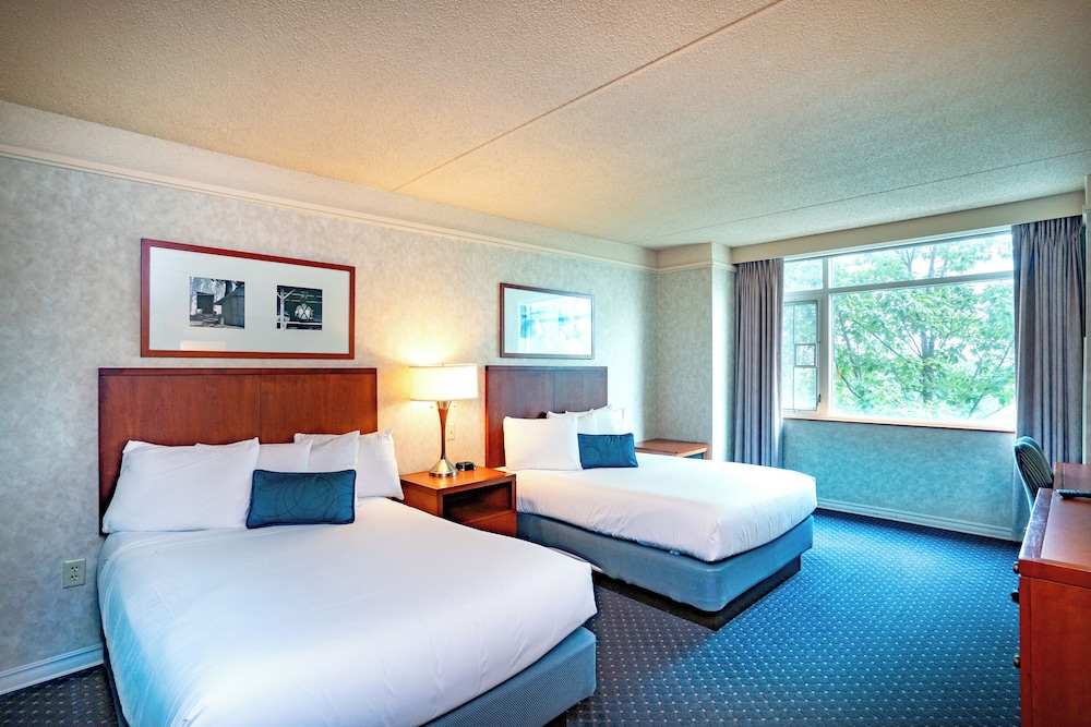 Standard Room, 2 Queen Beds - Photo 1