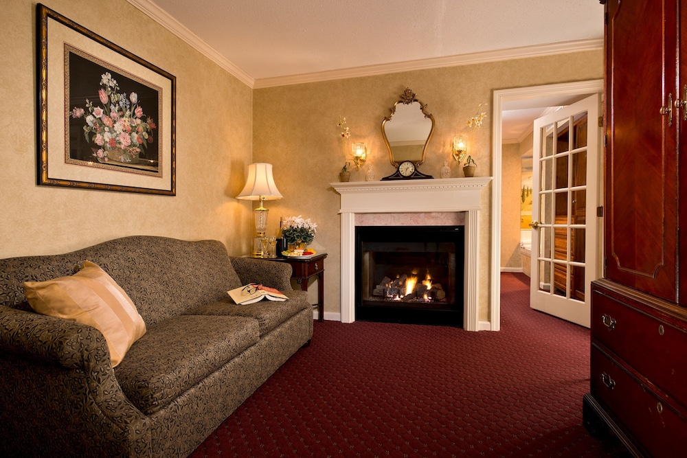 Suite - Photo 2
