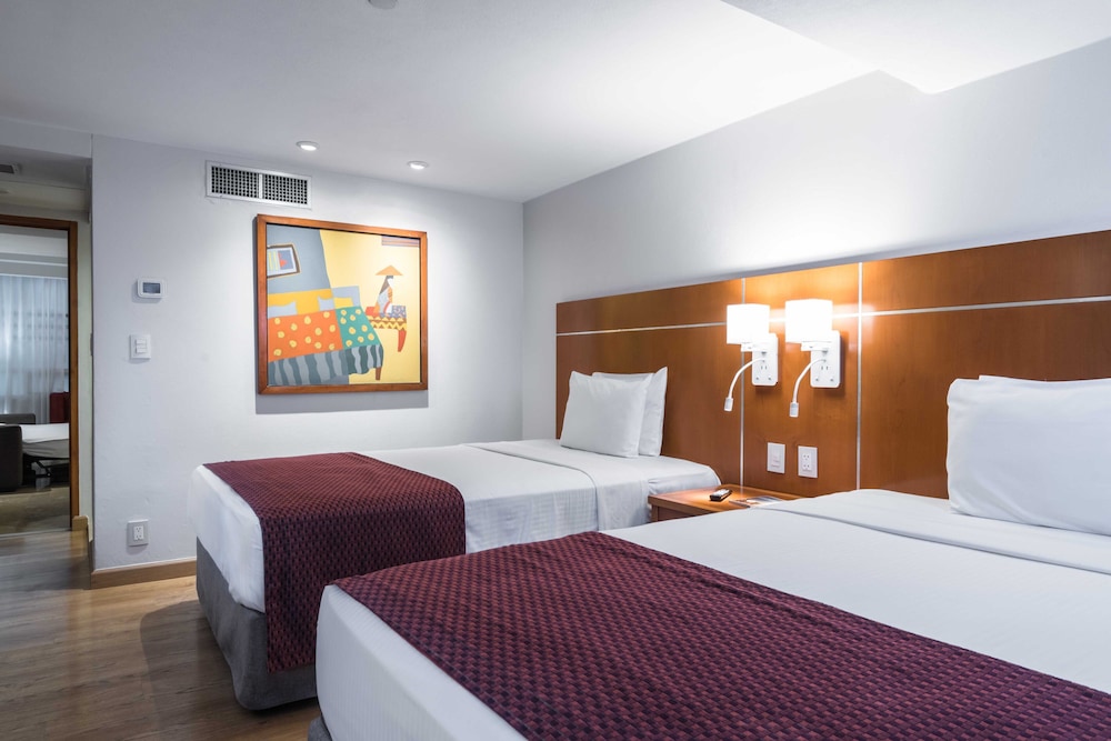 Studio Suite, 2 Double Beds photo 2