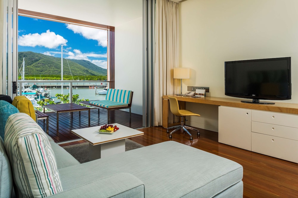 Horizon Marina View Room Twin