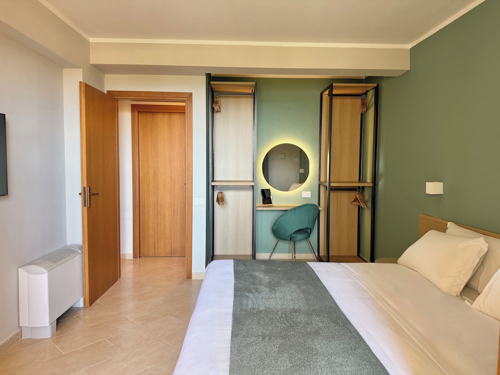 Panoramic Suite, Sea View - Photo 2