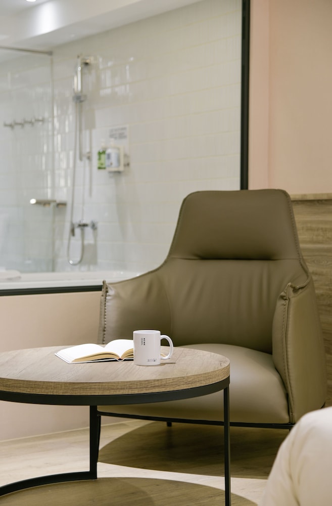 Superior Suite - Photo 3