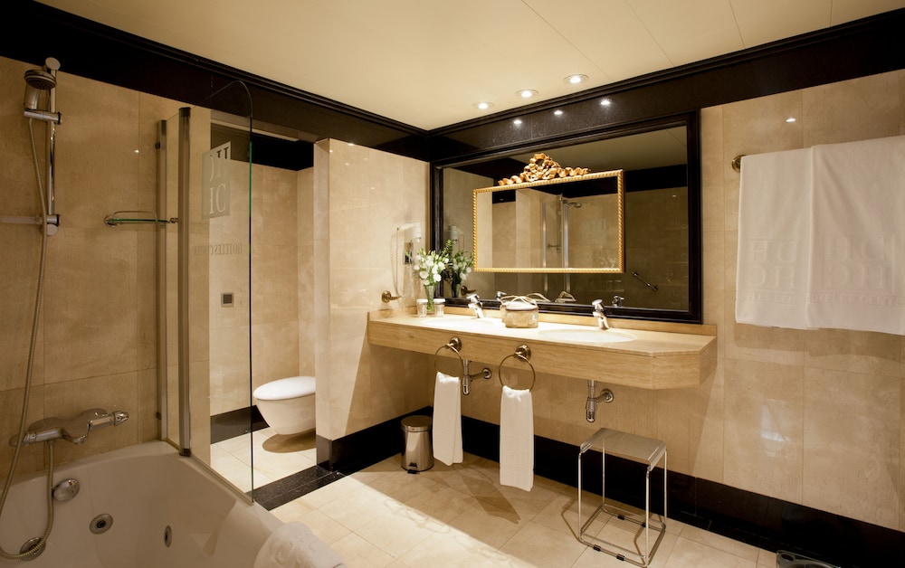 Junior Suite (Premier, Giralda view + extra bed)