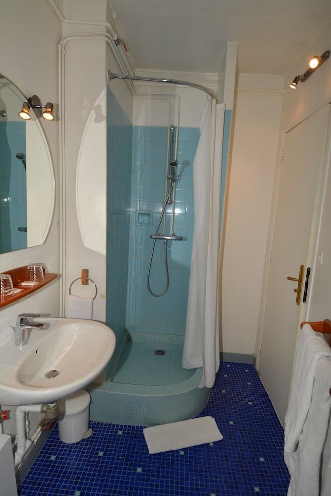 Single Room with Private Shower and WC photo 2