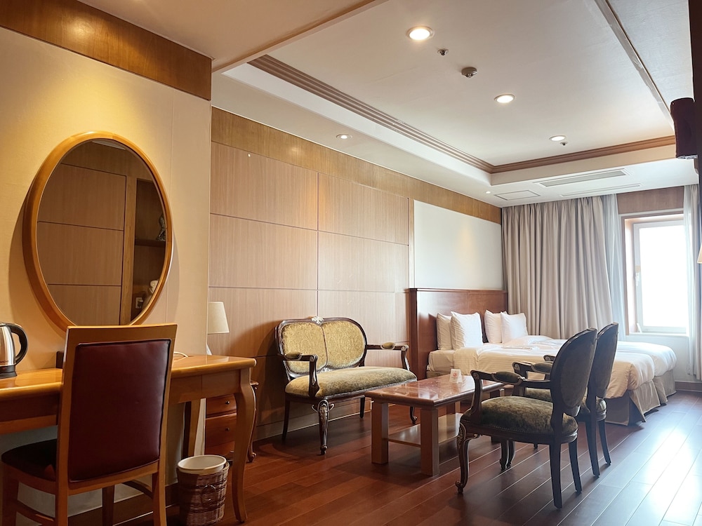 Quadruple Room - Photo 6