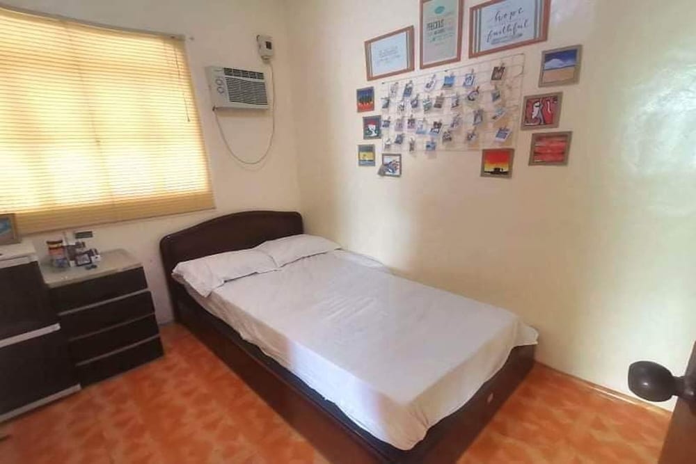 House, 2 Bedrooms - Photo 1