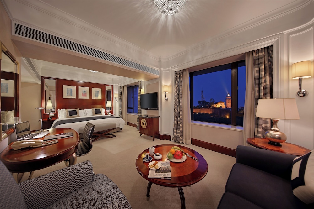 Premier Suite with Lounge Access photo 1