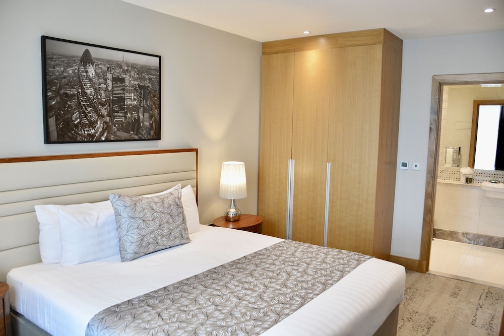 Luxury Apartment, 1 Bedroom, Accessible photo 2