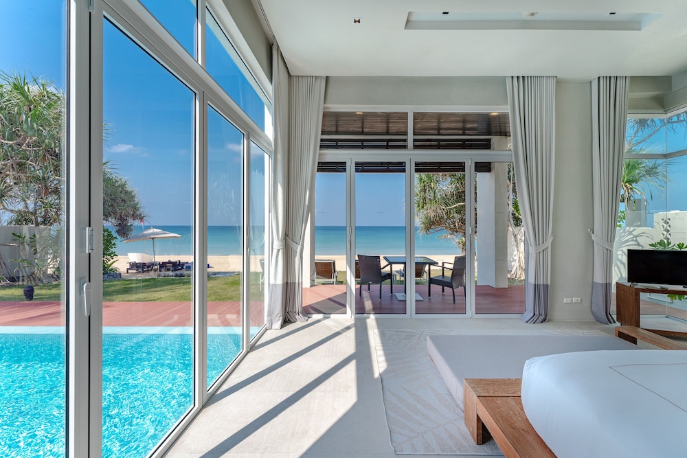 3 BR Beachfront Villa - Photo 7