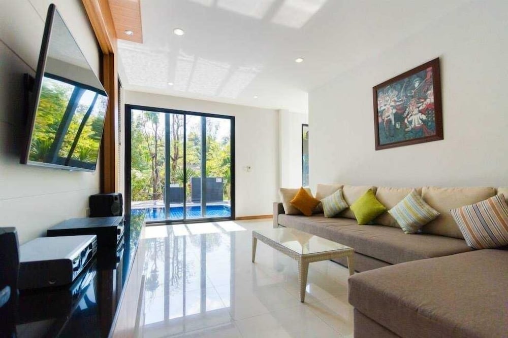 Family House, Pool View, Poolside photo 3
