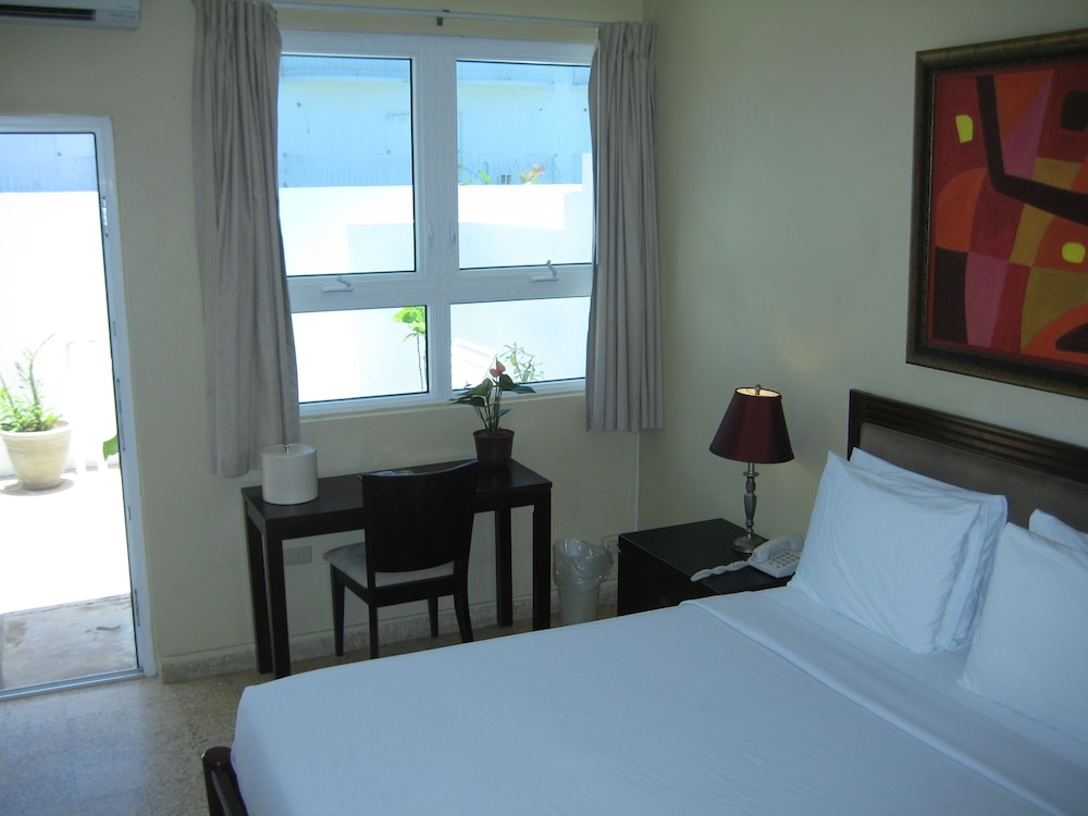 Premium Room, 1 King Bed photo 1