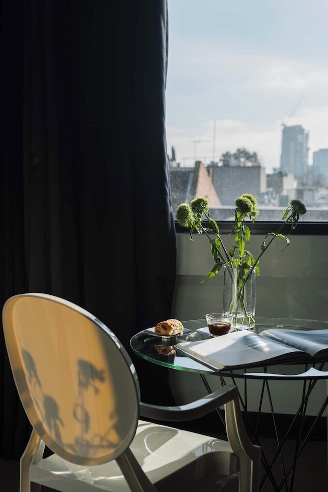 Deluxe Studio Suite - Photo 12