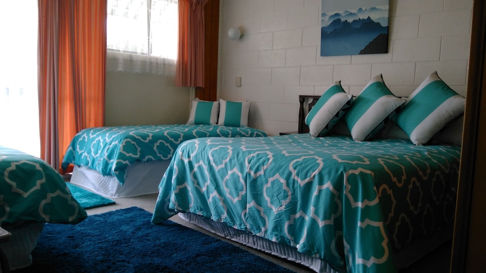 Family Room, Non Smoking, Kitchenette (1 Bedroom Family Unit - A) photo 1
