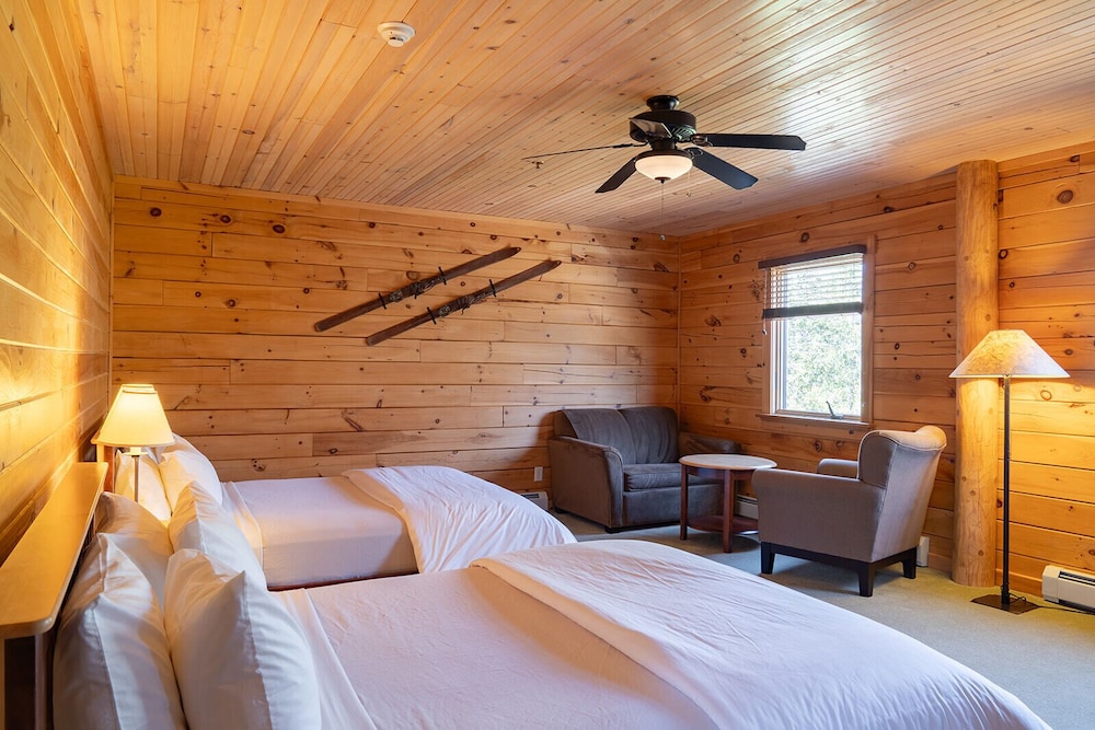 Comfort Single Room, 2 Queen Beds, Private Bathroom photo 3
