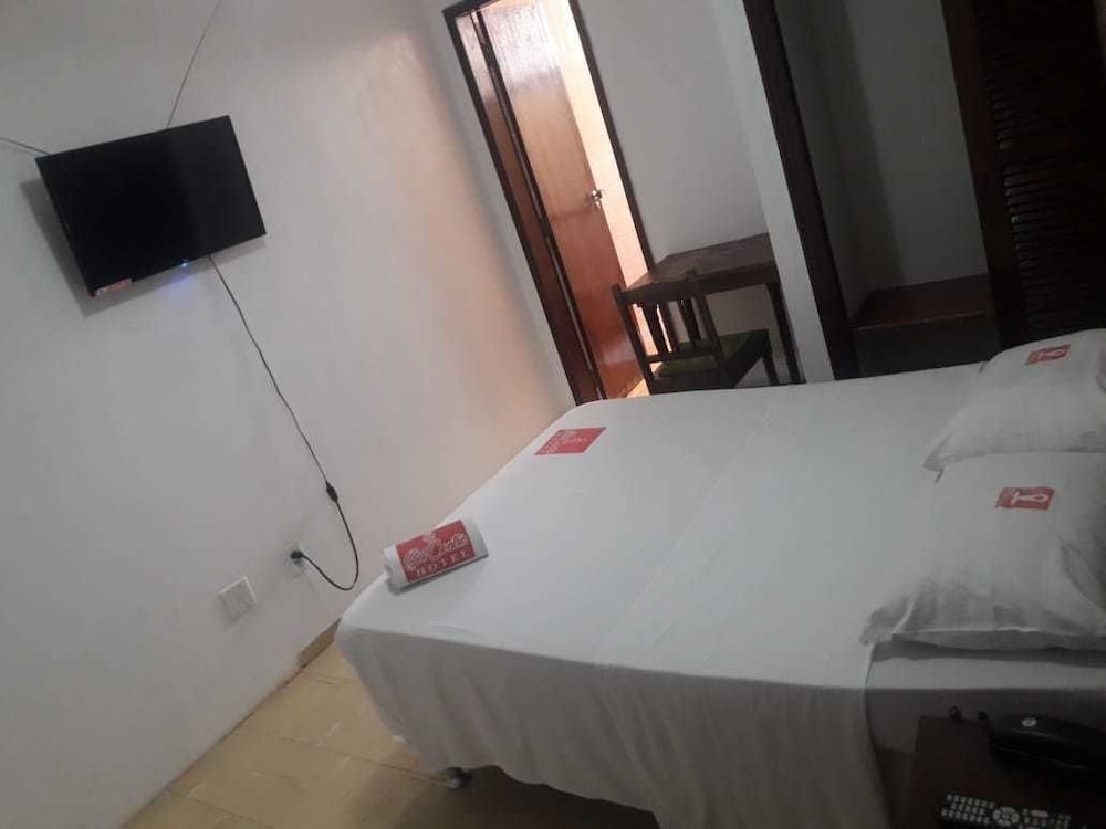 Economy Twin Room, City View photo 1