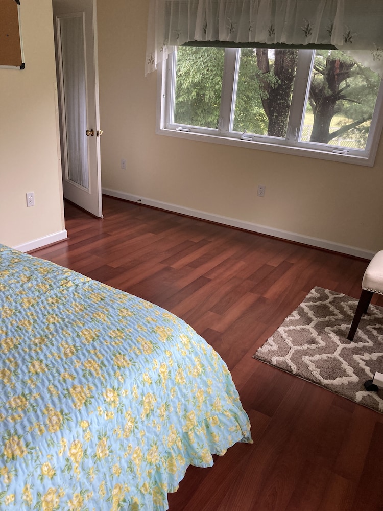 Deluxe Room, 1 Queen Bed, Accessible, Courtyard View photo 3