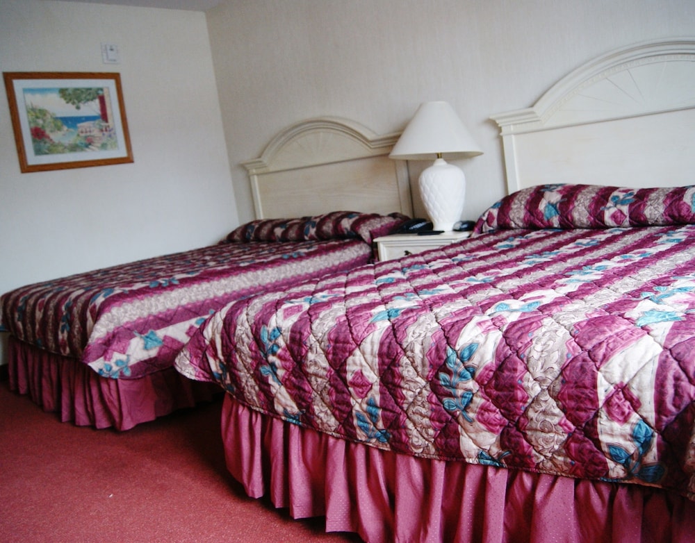 Luxury Room, 2 Queen Beds, Accessible photo 3