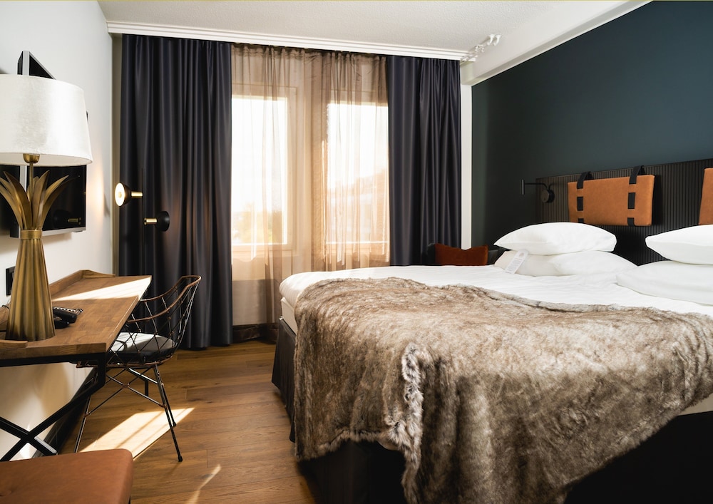 Superior Room, 1 King Bed photo 1