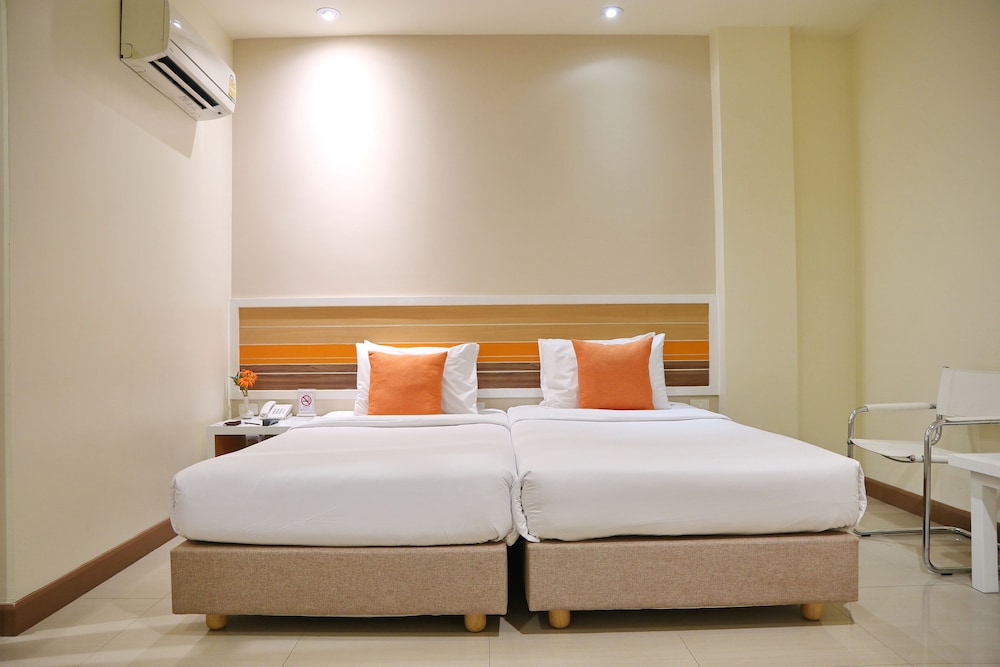 Deluxe Room - Photo 7