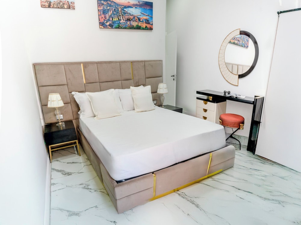 Standard Townhome, 1 Queen Bed, City View