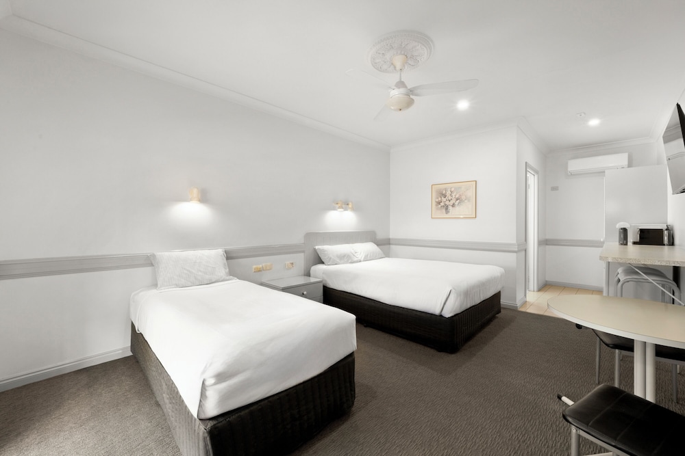 Deluxe Twin Room photo 3