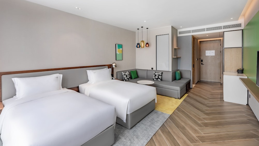 Standard Room, 2 Twin Beds, City View (High Floor)