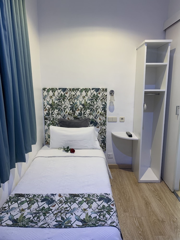 Basic Single Room, 1 Twin Bed (Interior) photo 3