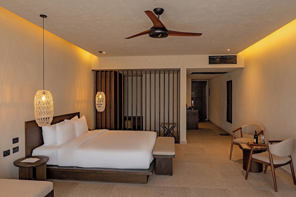 Swim-up Junior Suite Sea View photo 1