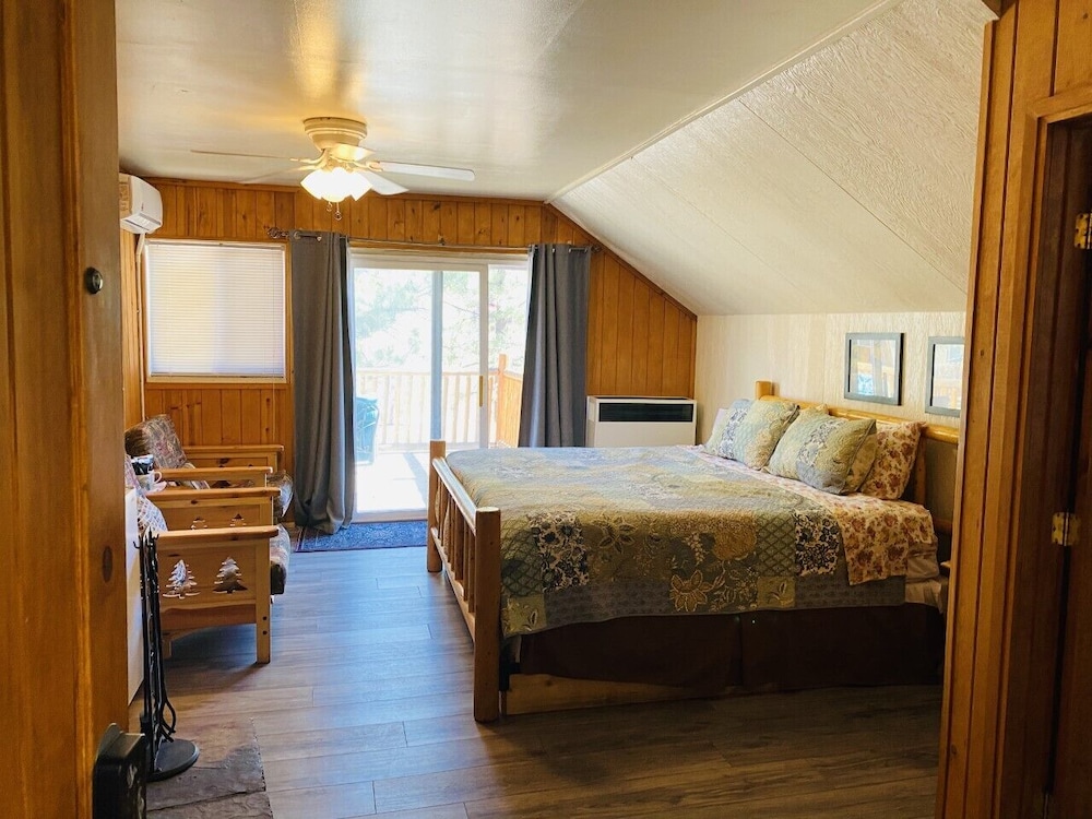 Economy Double Room, Private Bathroom, Mountain View (019 MOTEL ROOM 1K BALCONY)