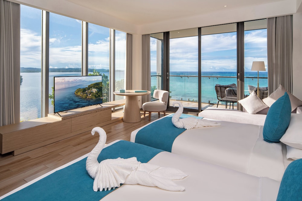 Sunrise Ocean Corner Suite - Photo 1