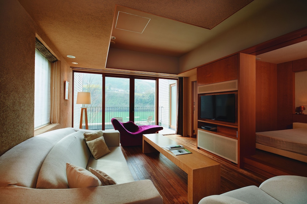 Superior Suite, 2 Bedrooms, Non Smoking, River View (214)