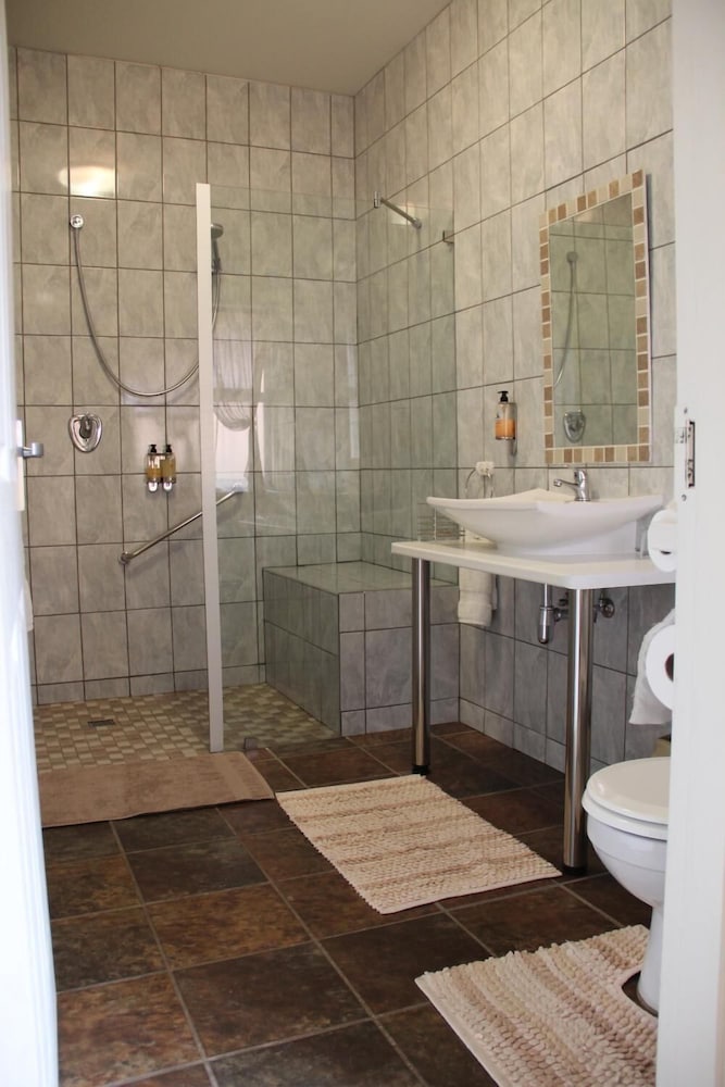 Double Queen room First floor (4) photo 3