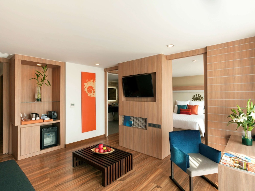 Suite, 1 King Bed (Ocean) photo 3
